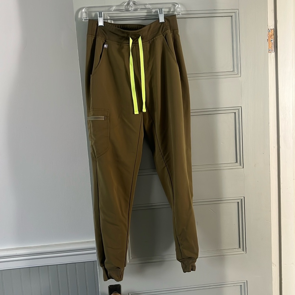 XS OLIVE GREEN JOGGER FIGS